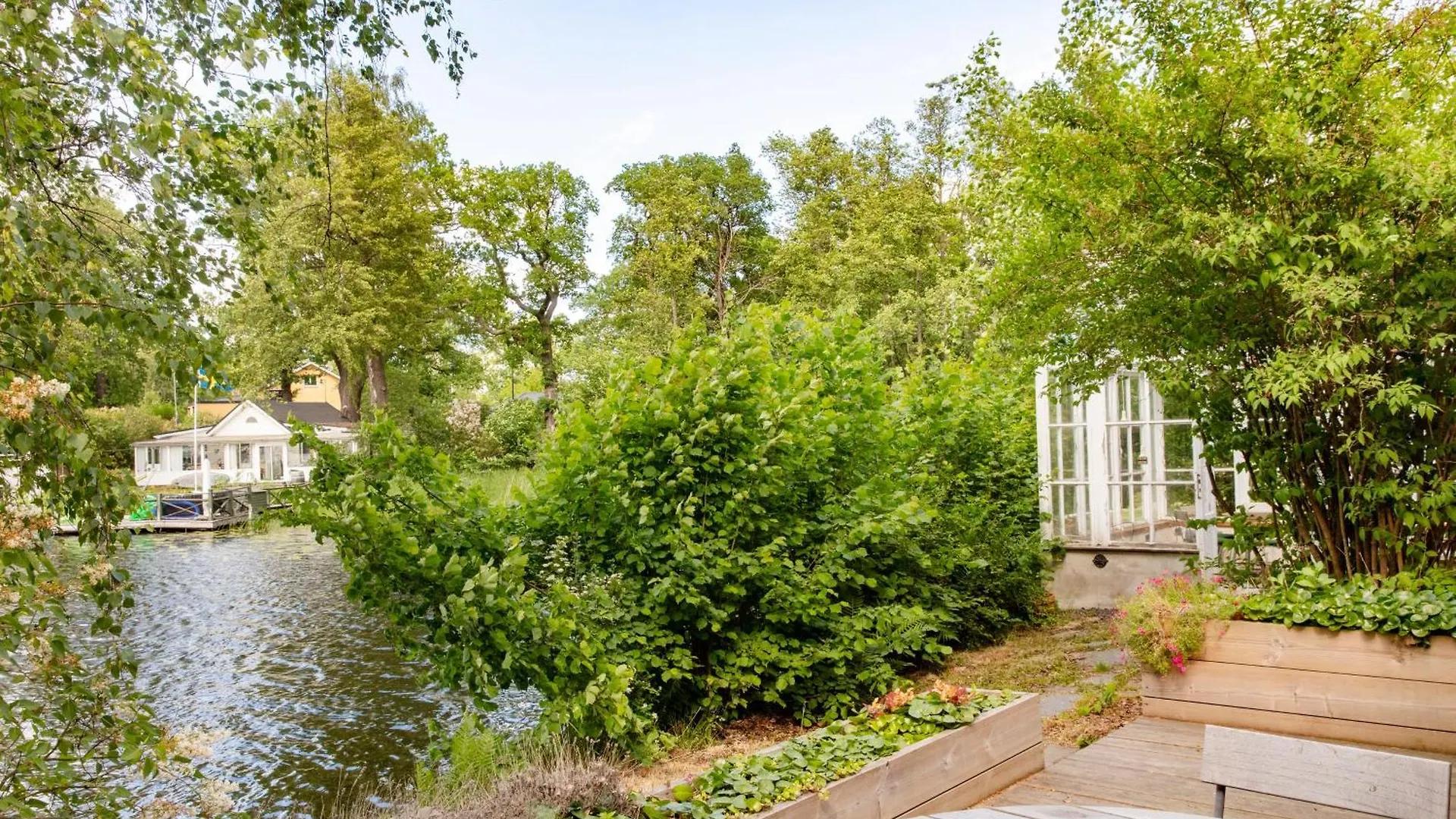 Peaceful, Picturesque Lake & Forest Retreat Stockholm 0*,  Sverige