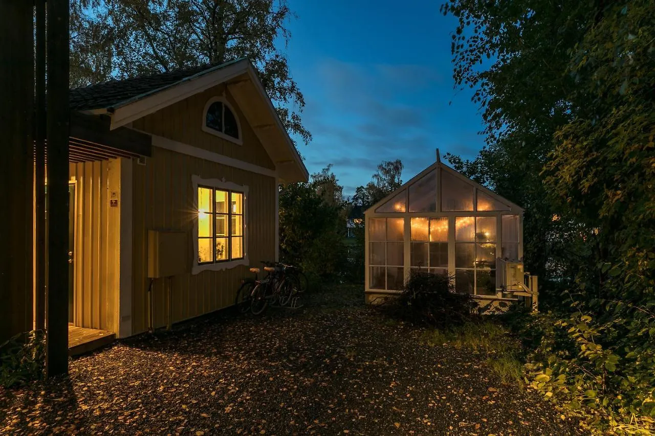 Peaceful, Picturesque Lake & Forest Retreat Стокгольм 0*,